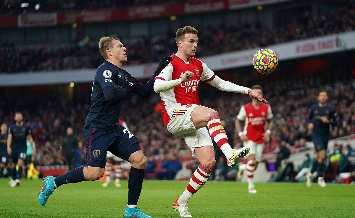 伊普斯维奇联赛主场连败六场，士气低迷，阿森纳欧冠晋级四强振奋人心